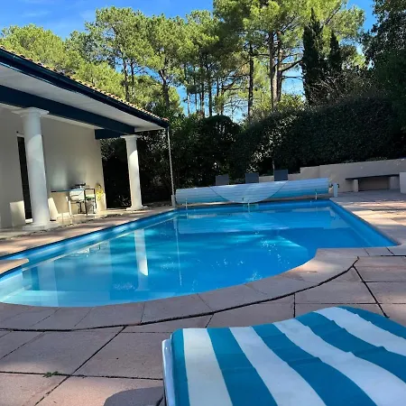 3 Etoiles Piscine Chauffee 6 Pers 빌라